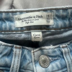 Abercrombie 90s relaxed jeans, high waisted, curve love, light wash